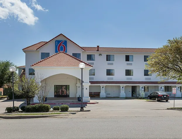 Motel 6 Bedford, TX - Fort Worth hotel detail image 4