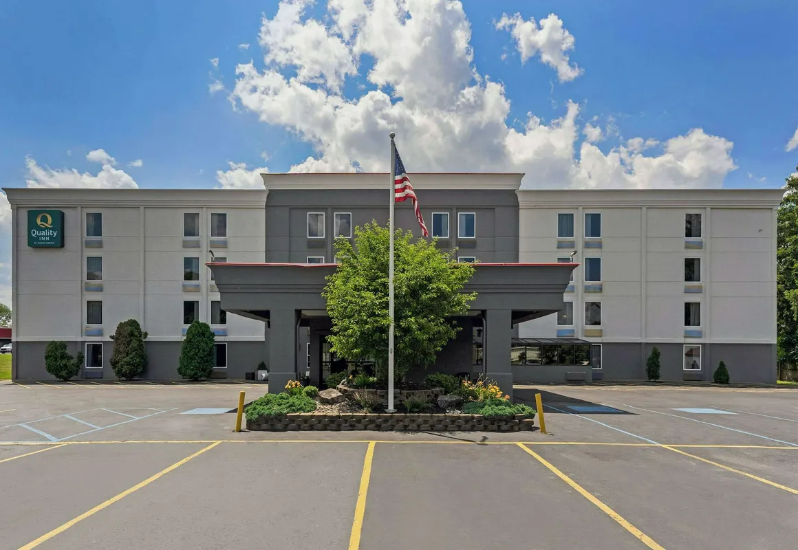 Quality Inn hotel hero