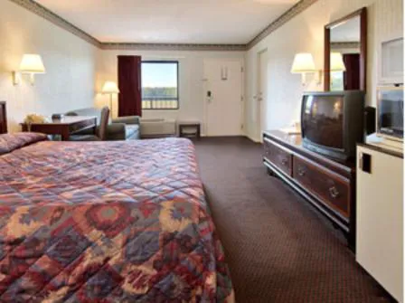 Econo Lodge Franklin hotel detail image 3