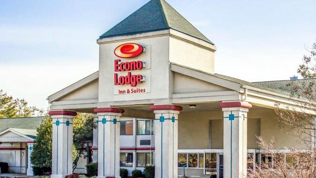 Econo Lodge and Suites hotel detail image 2