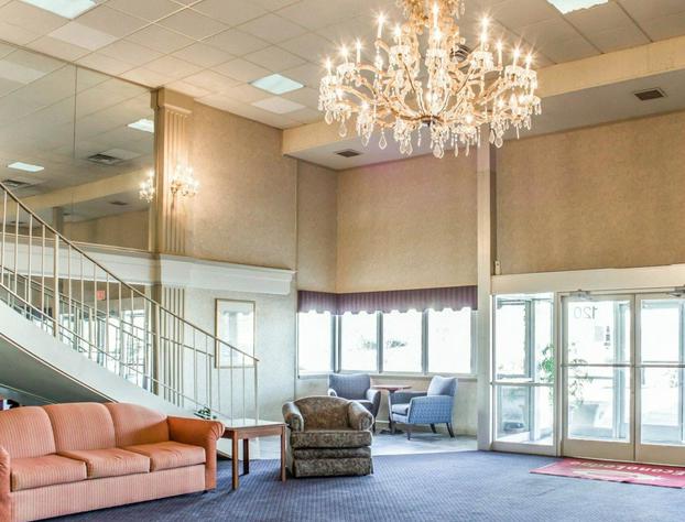 Econo Lodge and Suites hotel detail image 4