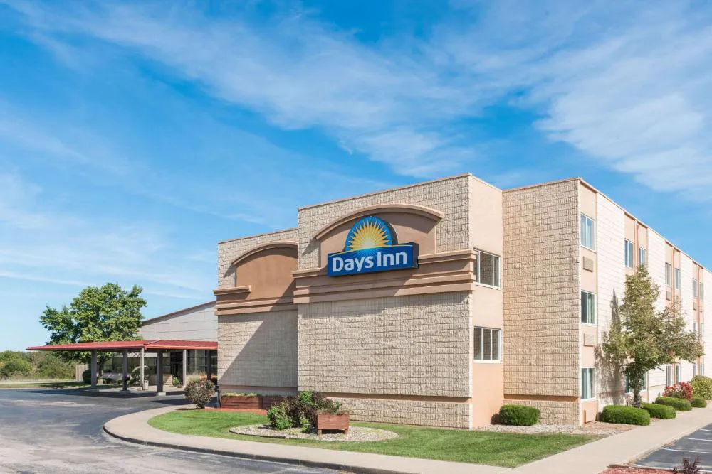 Days Inn by Wyndham Kirksville hotel hero