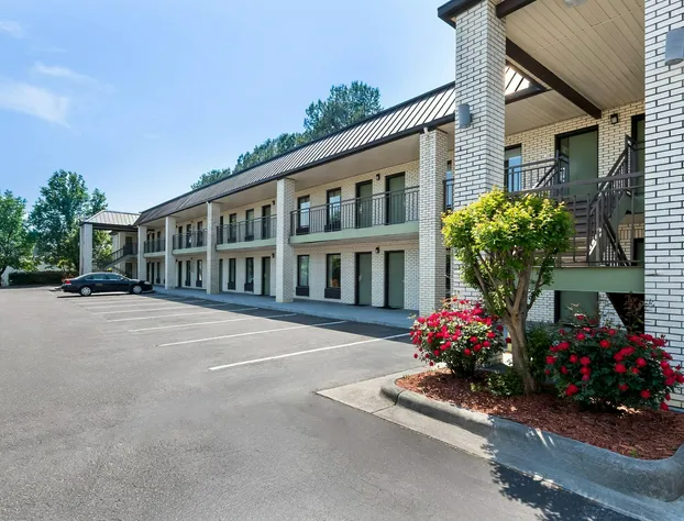 Quality Inn Raeford hotel detail image 2