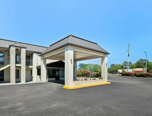 Quality Inn Raeford hotel detail image 3