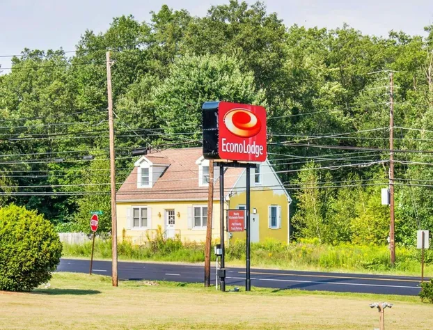 Econo Lodge Drums hotel detail image 4