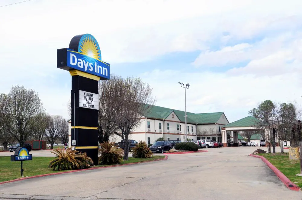 Days Inn by Wyndham Denham Springs-Baton Rouge East hotel hero
