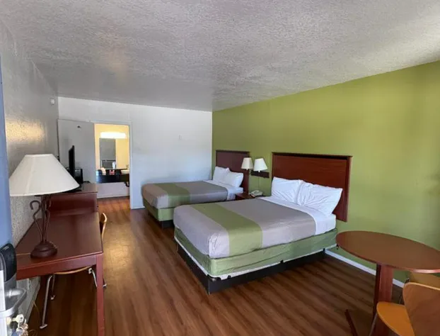 Econo Lodge hotel detail image 2