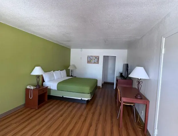 Econo Lodge hotel detail image 3