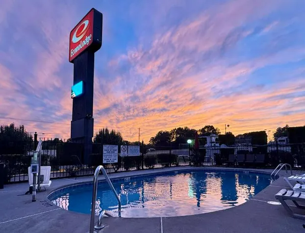 Econo Lodge hotel detail image 1