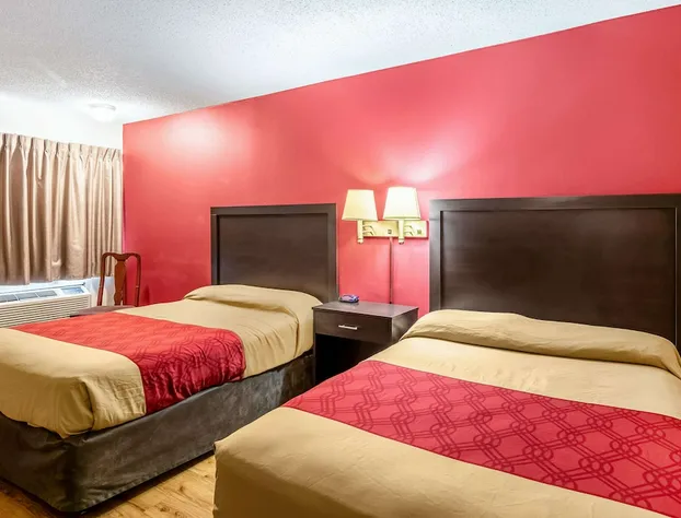 Econo Lodge East Staunton hotel detail image 3