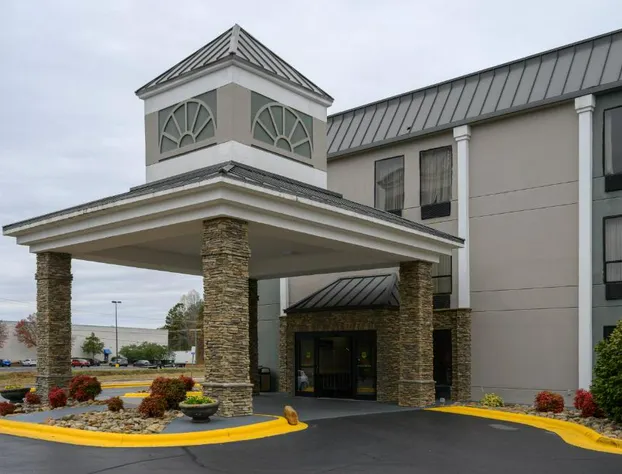 Quality Inn & Suites Lexington South hotel detail image 1