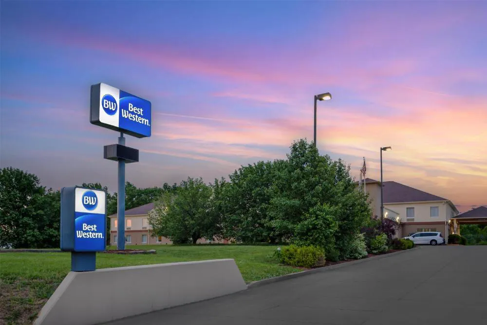 Best Western Teal Lake Inn hotel hero