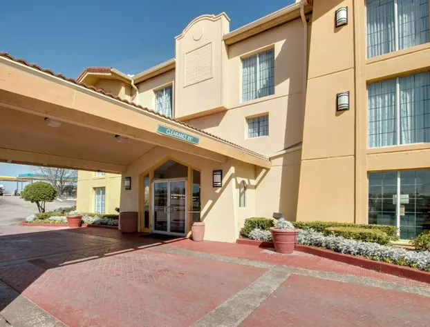 Studio 6 Fort Worth, TX - West Medical Center hotel detail image 3