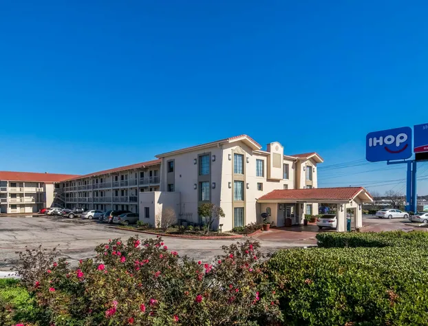 Studio 6 Fort Worth, TX - West Medical Center hotel detail image 2