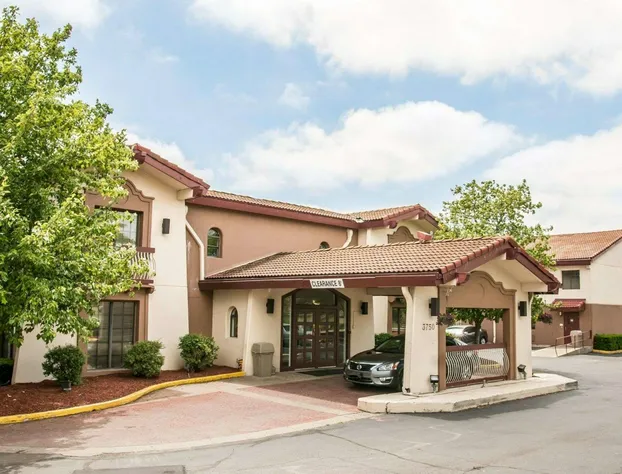 Econo Lodge hotel detail image 2