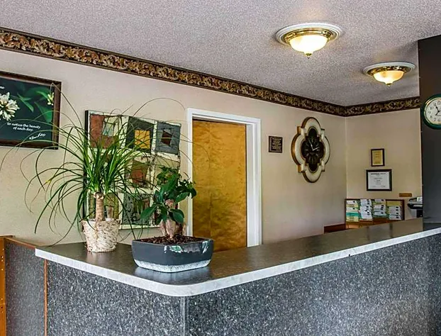 Econo Lodge Paw Paw hotel detail image 4