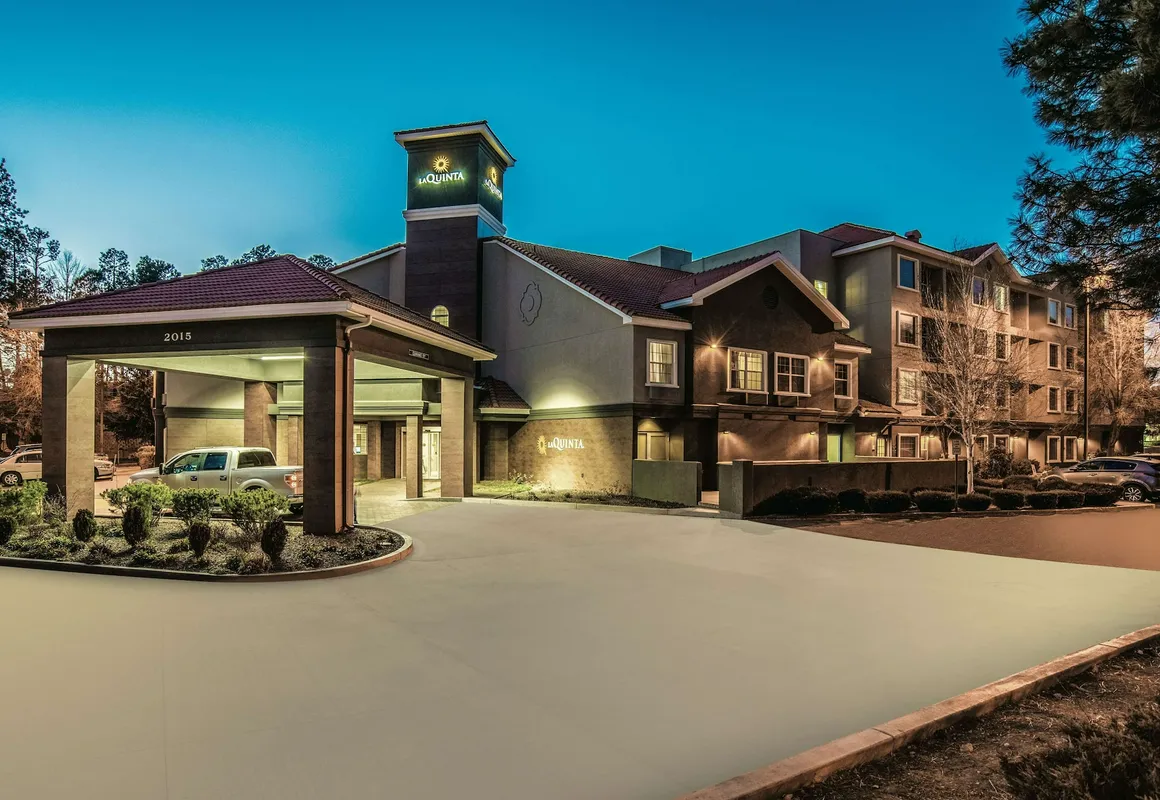 La Quinta Inn & Suites by Wyndham Flagstaff hotel hero