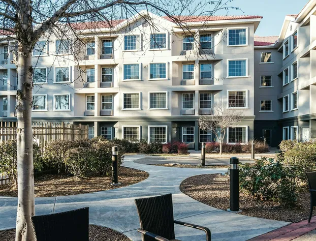 La Quinta Inn & Suites by Wyndham Flagstaff hotel detail image 2