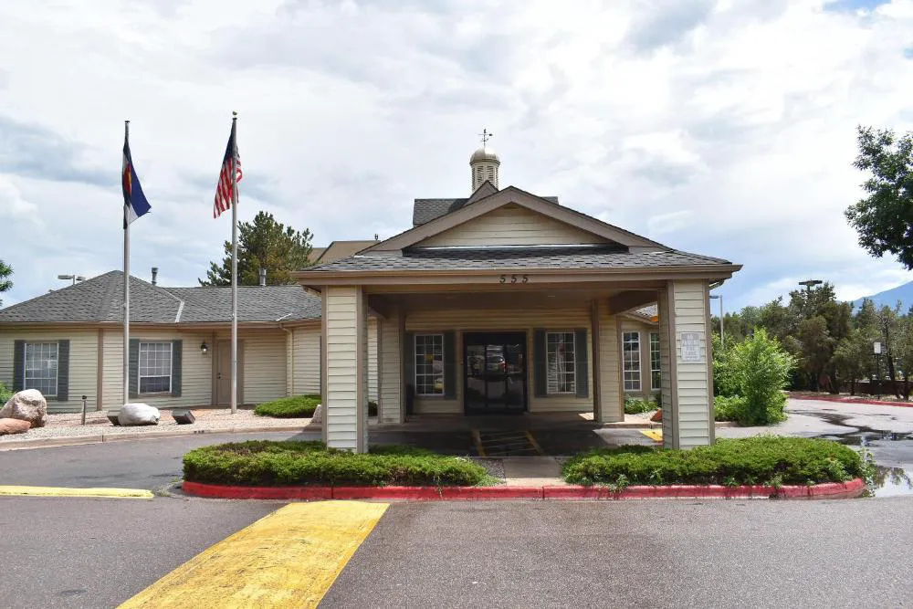 Quality Inn and Suites Garden of the Gods hotel hero