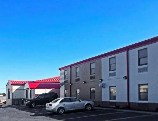 Econo Lodge Truman Inn hotel detail image 2