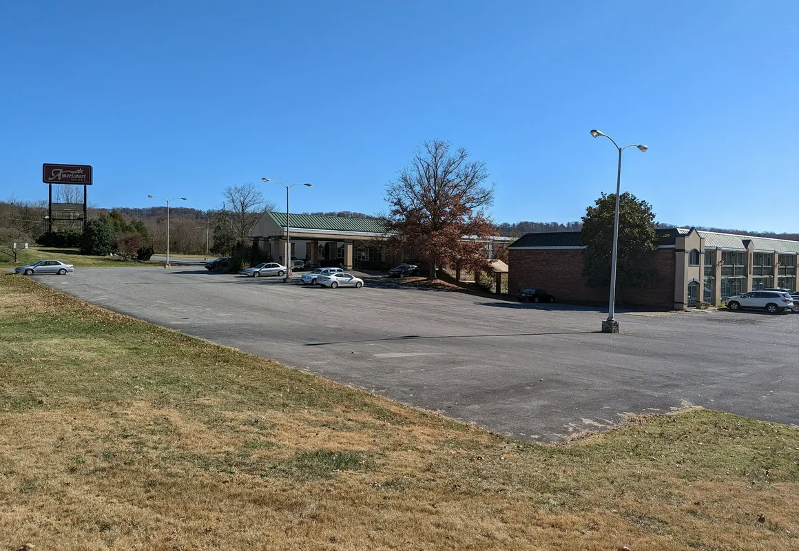 Americourt Extended Stays hotel hero