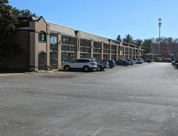 Americourt Extended Stays hotel detail image 1