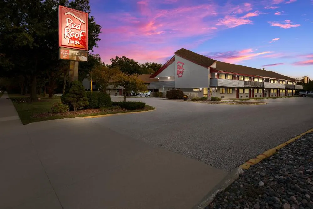 Red Roof Inn Cleveland - Westlake hotel hero