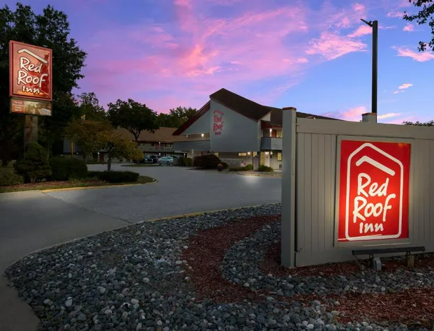 Red Roof Inn Cleveland - Westlake hotel detail image 1