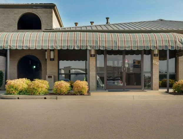 Quality Inn Columbus, MS hotel detail image 3