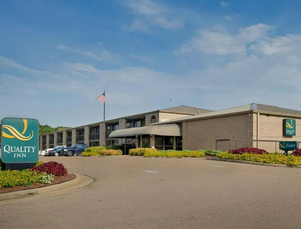 Quality Inn Columbus, MS hotel detail image 2