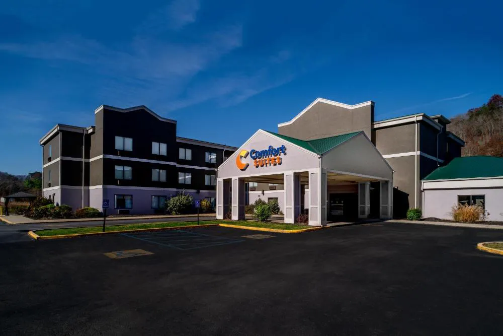 Comfort Suites Prestonsburg West hotel hero