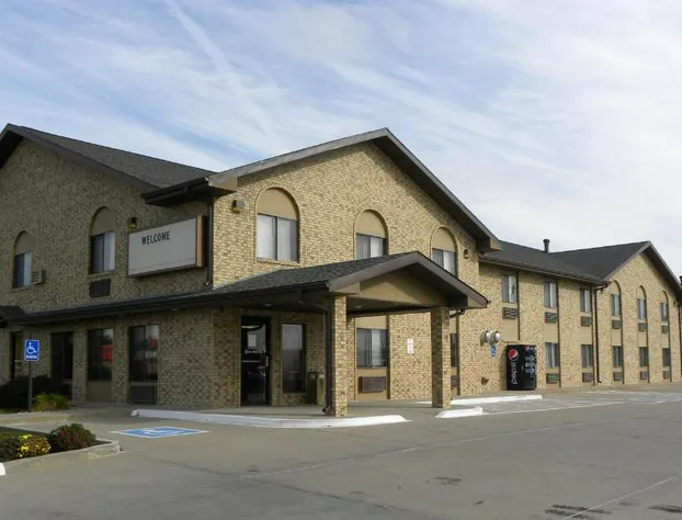 New Victorian Inn and Suites hotel detail image 4