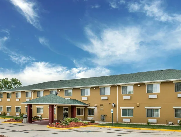 Quality Inn Manitowoc hotel detail image 1