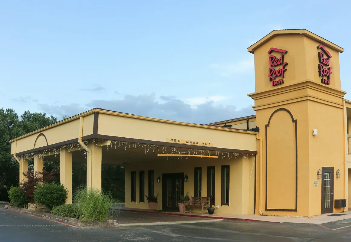 Red Roof Inn Ardmore hotel hero