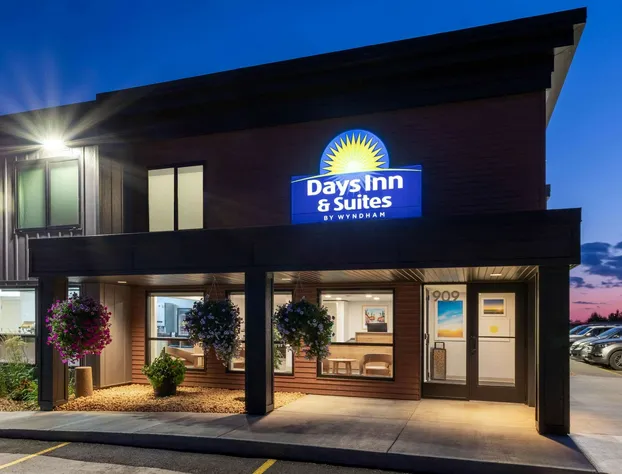 Days Inn & Suites by Wyndham Duluth by the Mall hotel detail image 1