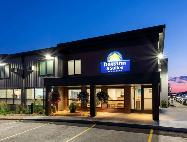 Days Inn & Suites by Wyndham Duluth by the Mall hotel detail image 1