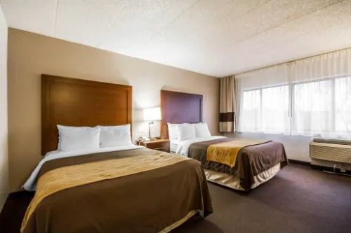 Comfort Inn & Suites Madison - Airport hotel detail image 1