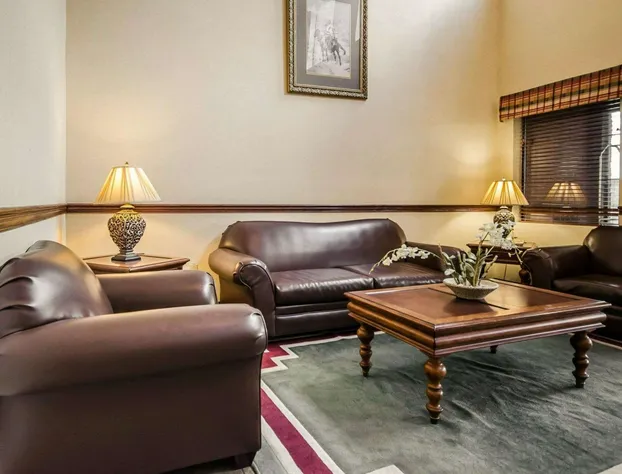 Quality Suites Jeffersonville - Louisville North hotel detail image 2