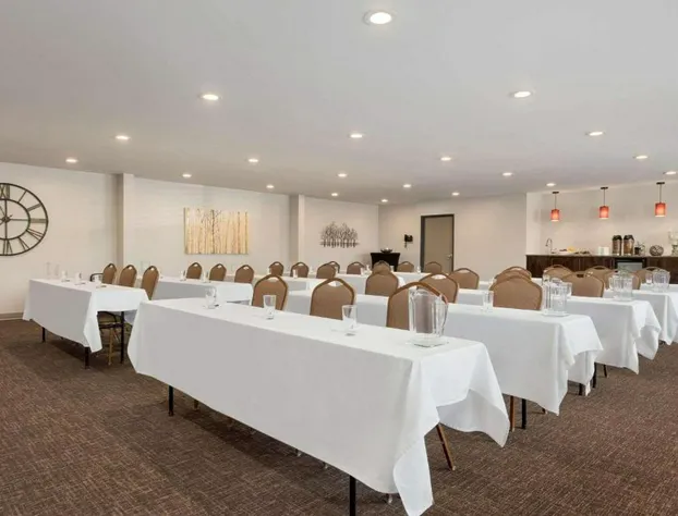 Country Inn & Suites by Radisson, Baxter, MN hotel detail image 3