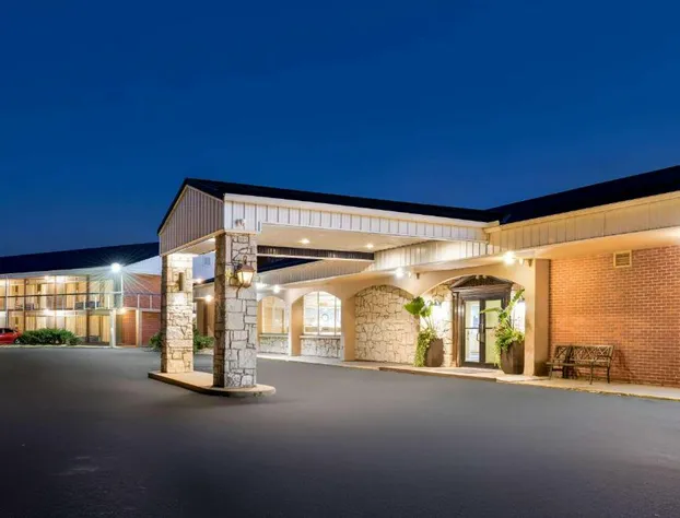 Days Inn by Wyndham Dubuque hotel detail image 4