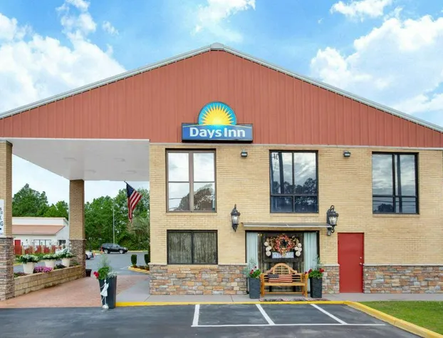 Days Inn by Wyndham Lake City hotel detail image 1