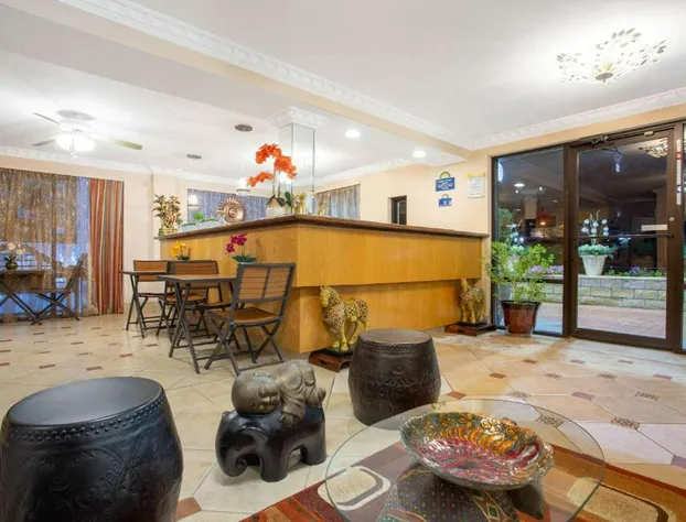 Days Inn by Wyndham Lake City hotel detail image 4