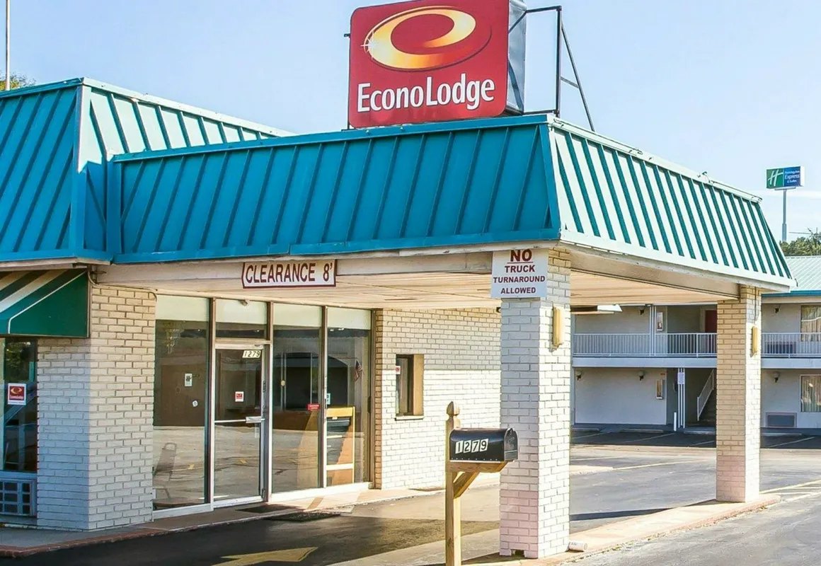 Econo Lodge McDonough South hotel hero
