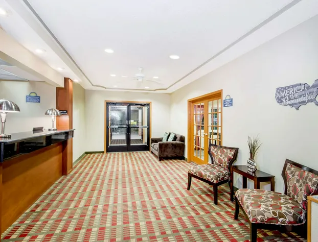 Days Inn by Wyndham Ottumwa hotel detail image 1