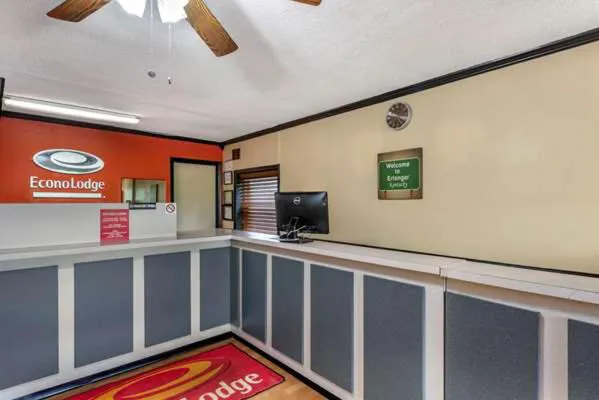 Econo Lodge Erlanger - Cincinnati Airport hotel detail image 4