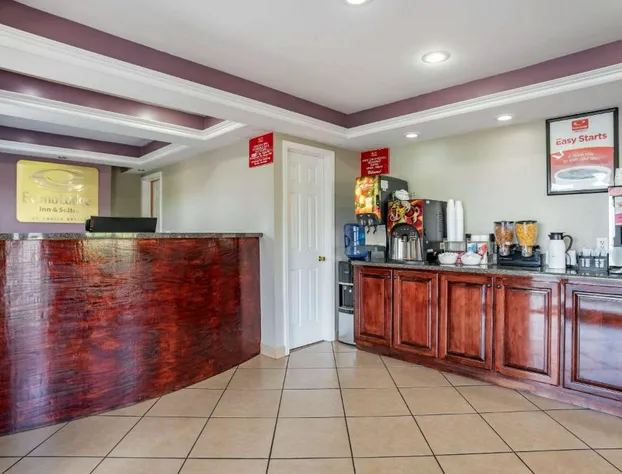 Econo Lodge Inn & Suites hotel detail image 1