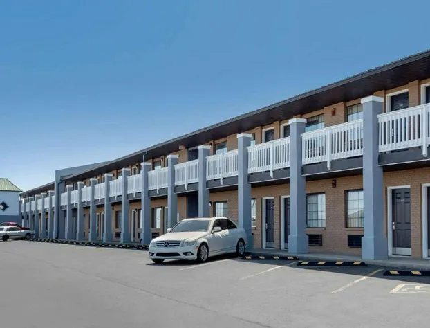 Econo Lodge Lexington Southeast hotel detail image 1