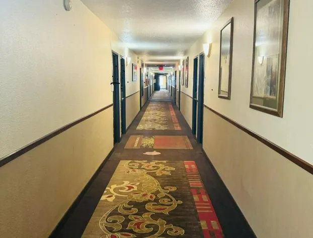 Mitchell inn hotel detail image 3