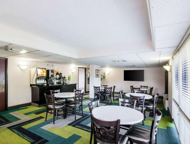 Quality Inn near University of Mobile hotel detail image 3