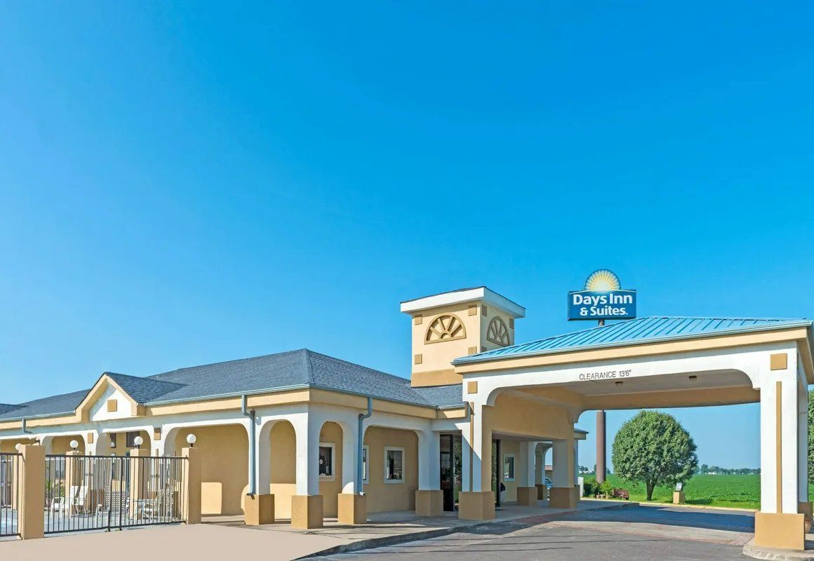 Days Inn & Suites by Wyndham Osceola AR hotel hero